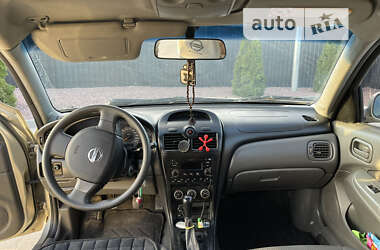 Седан Nissan Almera 2008 в Тернополі