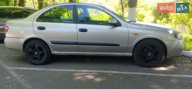 Седан Nissan Almera 2005 в Радивиліві