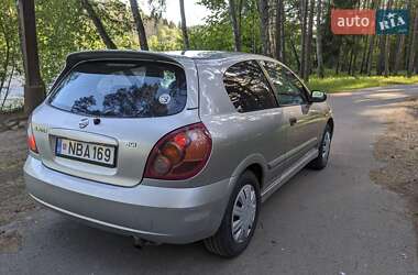 Хэтчбек Nissan Almera 2003 в 