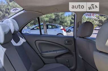 Седан Nissan Almera 2011 в 