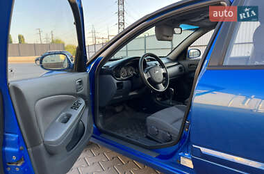 Седан Nissan Almera 2006 в Луцке