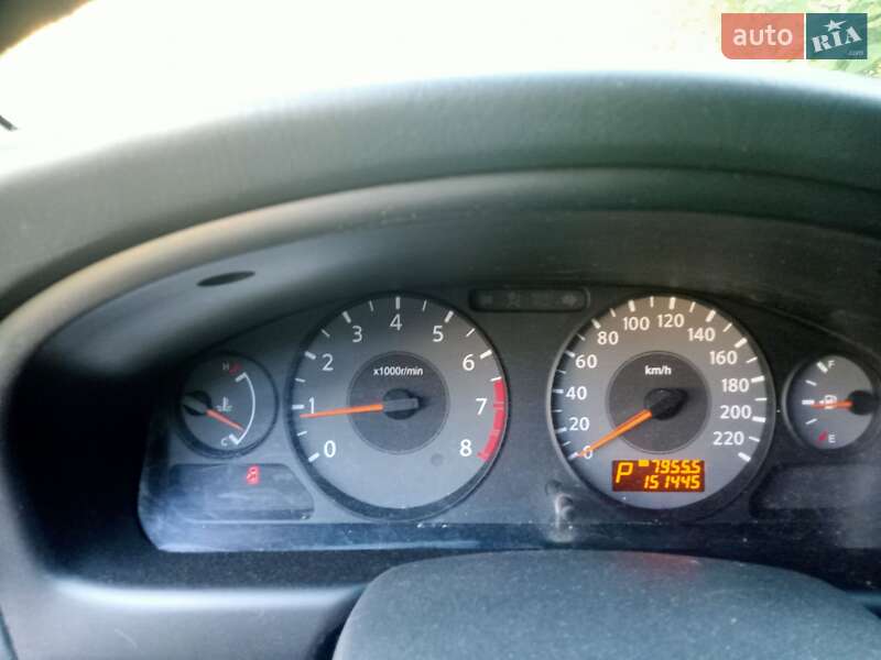 Nissan Almera 2006