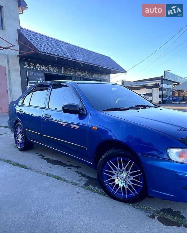 Седан Nissan Almera 1999 в Баштанці