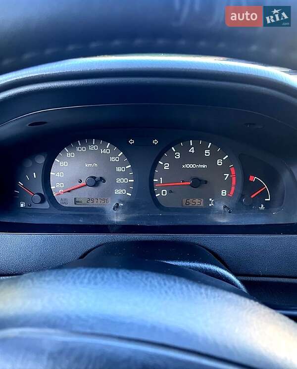 Седан Nissan Almera 1999 в Баштанці