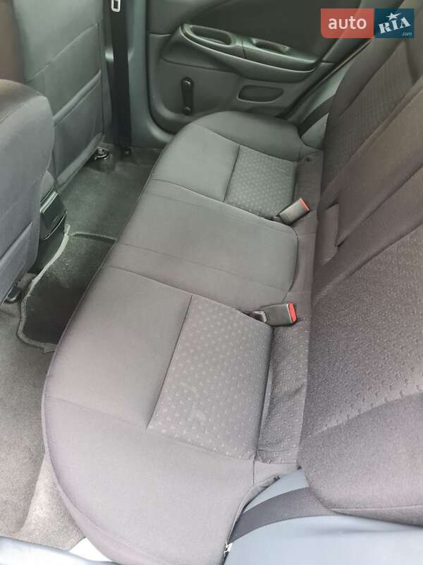 Седан Nissan Almera 2006 в Києві