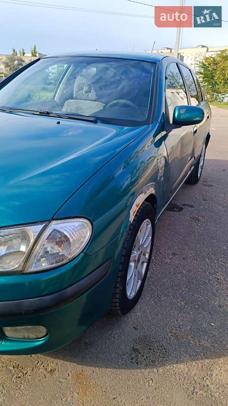 Хетчбек Nissan Almera 2000 в Білгороді-Дністровському