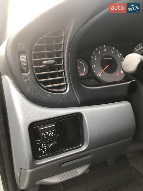 Седан Nissan Almera 2007 в Харькове