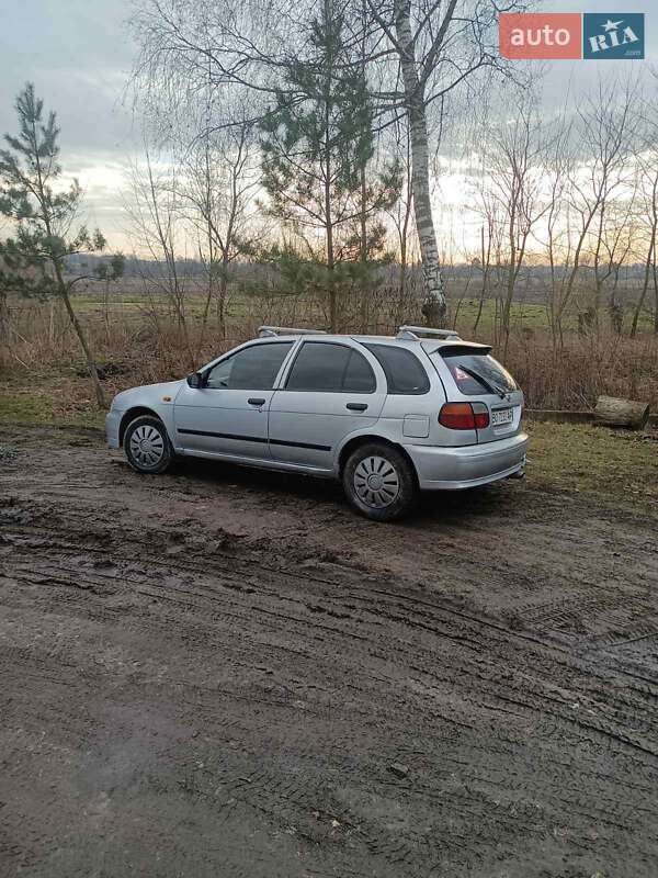 Хетчбек Nissan Almera 1996 в Теофіполі