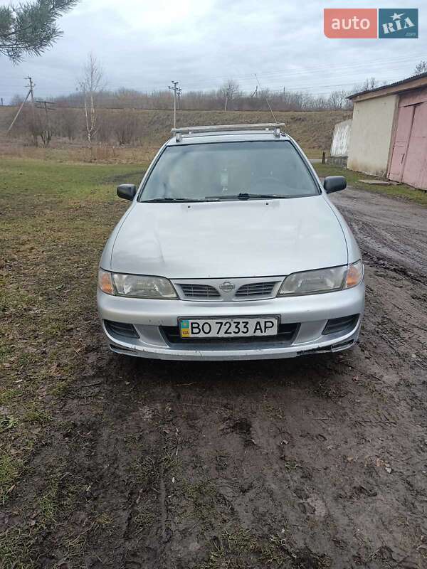 Хетчбек Nissan Almera 1996 в Теофіполі
