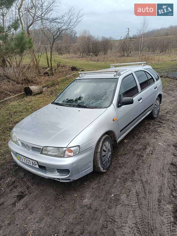 Хетчбек Nissan Almera 1996 в Теофіполі