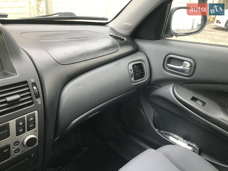 Седан Nissan Almera 2004 в Коломиї