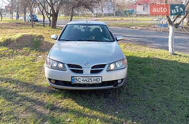 Хэтчбек Nissan Almera 2003 в Горохове