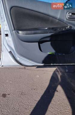 Хетчбек Nissan Almera 2006 в 