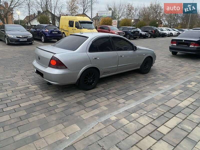 Седан Nissan Almera 2010 в Киеве