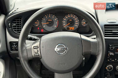 Седан Nissan Almera 2011 в Киеве