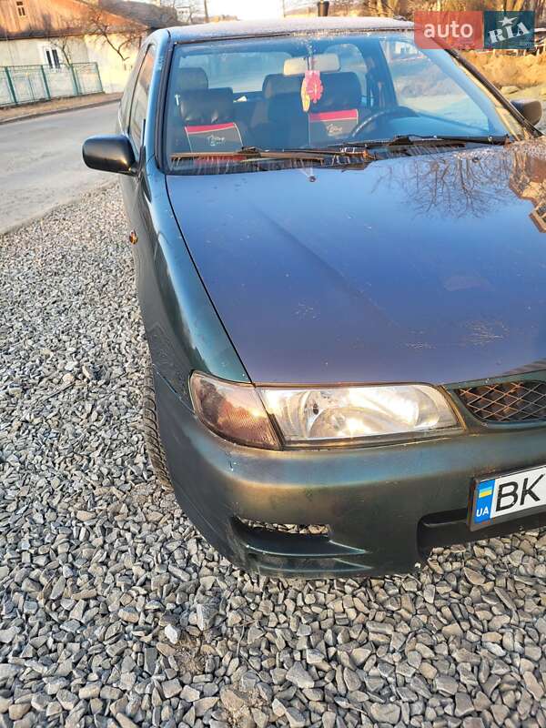 Хетчбек Nissan Almera 1998 в Млиніві