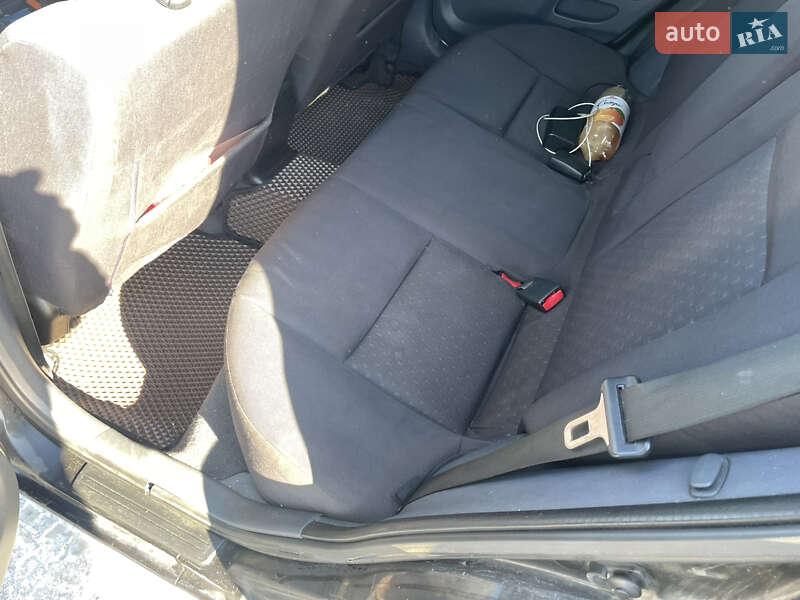 Хетчбек Nissan Almera 2005 в Вишгороді