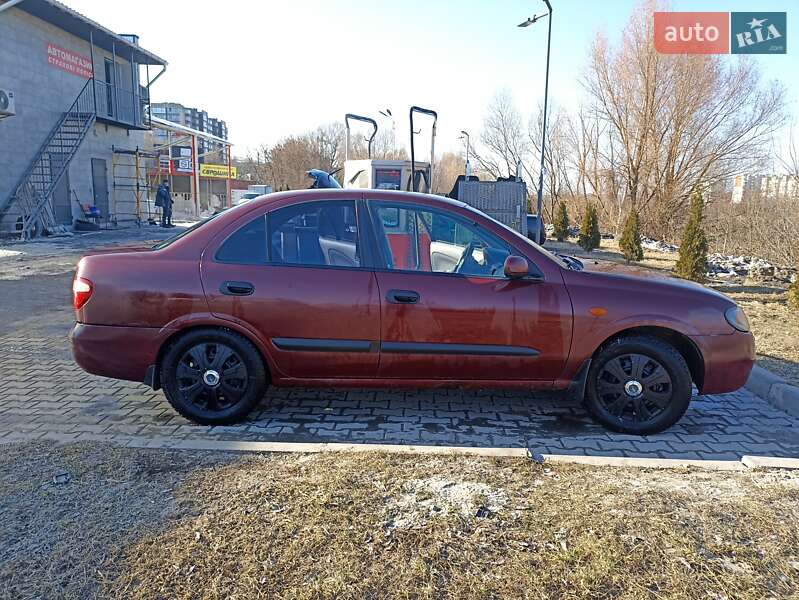 Седан Nissan Almera 2004 в Хмельницькому