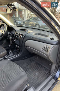 Седан Nissan Almera 2010 в 
