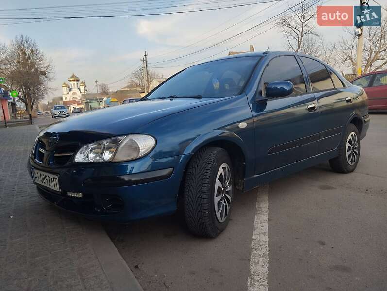 Nissan Almera 2001