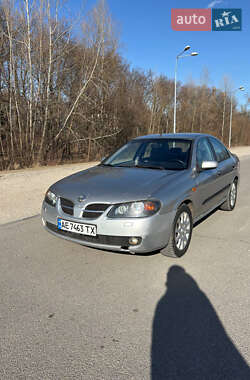 Седан Nissan Almera 2004 в Днепре