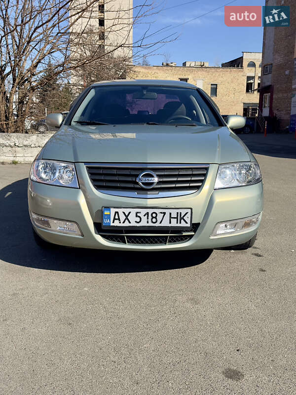 Седан Nissan Almera 2011 в Киеве