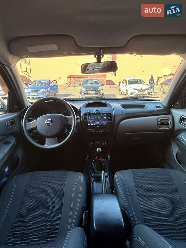 Седан Nissan Almera 2011 в Киеве