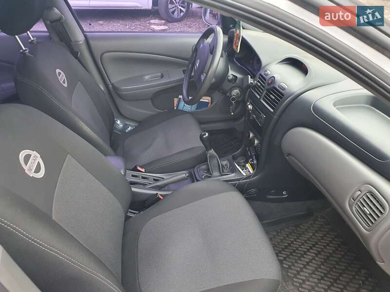 Седан Nissan Almera 2012 в Києві