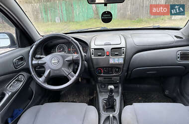 Седан Nissan Almera 2005 в 
