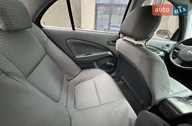 Седан Nissan Almera 2006 в 