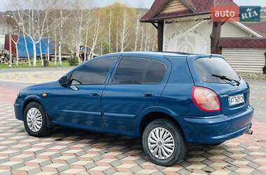Хэтчбек Nissan Almera 2005 в 