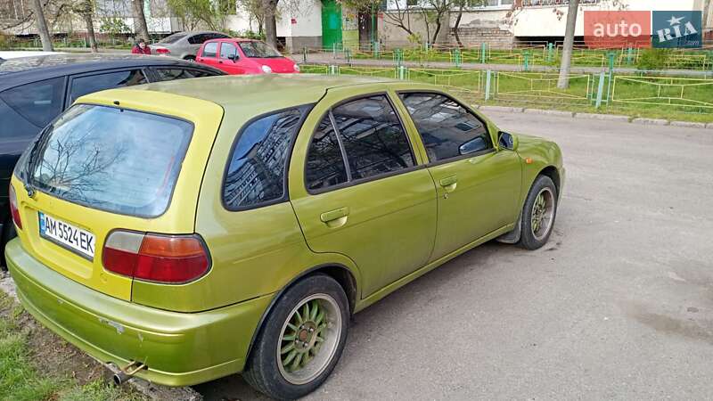 Хэтчбек Nissan Almera 1995 в Брусилове