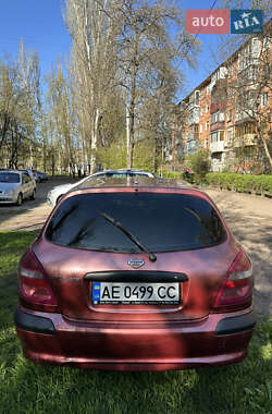 Хэтчбек Nissan Almera 2001 в 