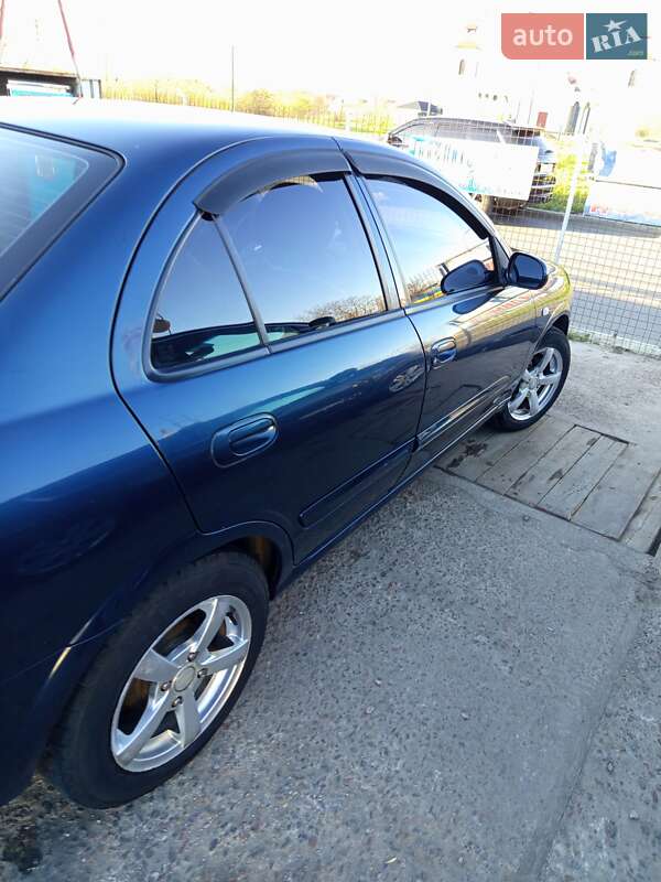 Седан Nissan Almera 2008 в Южноукраинске