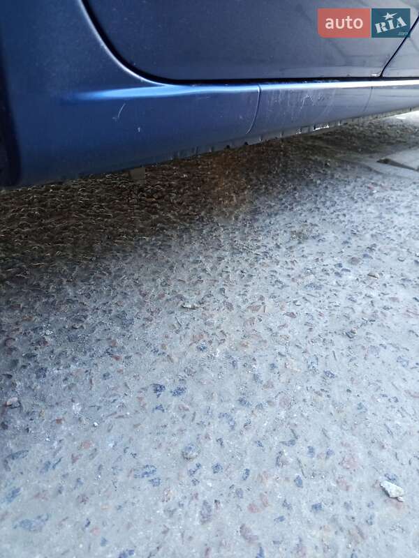 Седан Nissan Almera 2008 в Южноукраинске