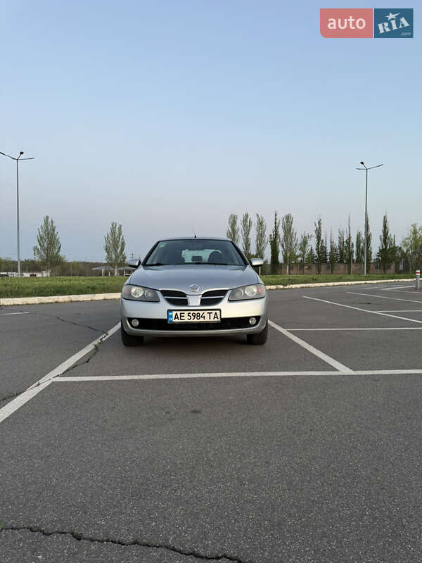 Хэтчбек Nissan Almera 2004 в Кривом Роге