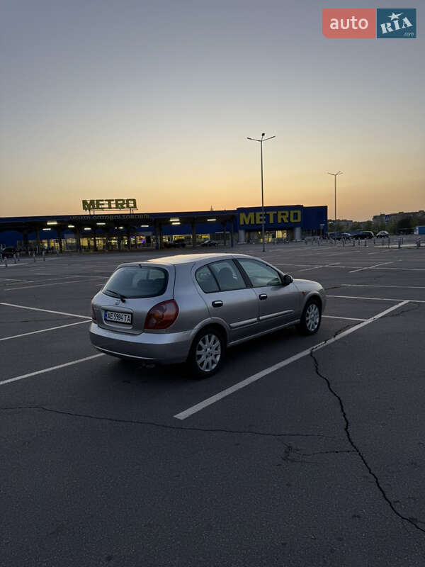 Хэтчбек Nissan Almera 2004 в Кривом Роге