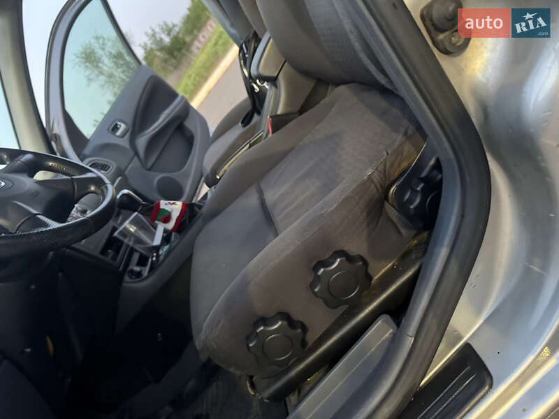 Хэтчбек Nissan Almera 2004 в Кривом Роге