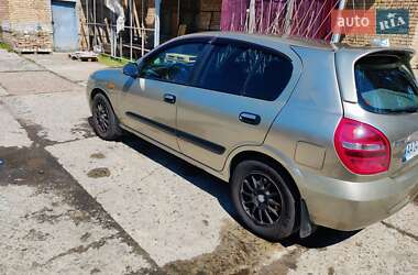 Хетчбек Nissan Almera 2003 в 