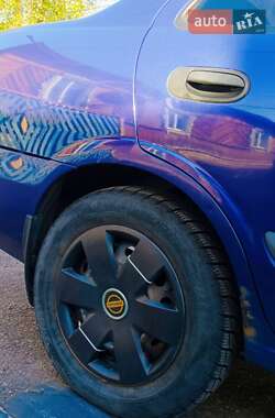 Седан Nissan Almera 2004 в 