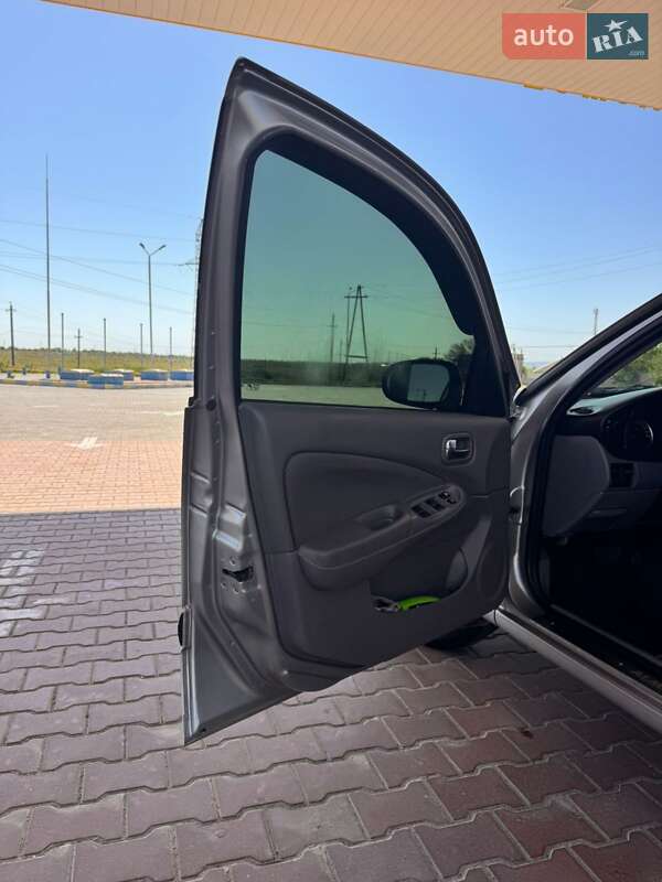 Седан Nissan Almera 2003 в Ізмаїлі фото 11 Седан Nissan Almera 2003 в Ізмаїлі