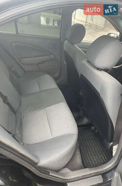 Седан Nissan Almera 2011 в 