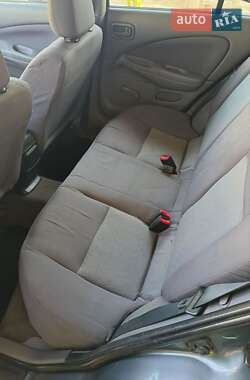 Хетчбек Nissan Almera 2003 в Кременчуці