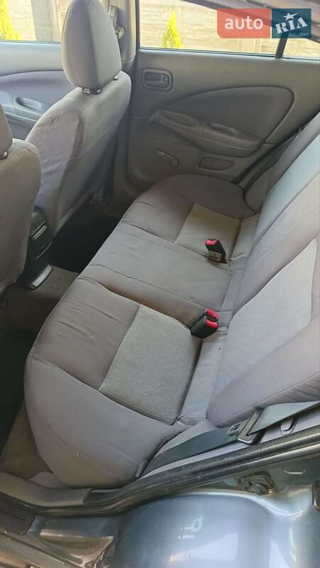 Хетчбек Nissan Almera 2003 в Кременчуці