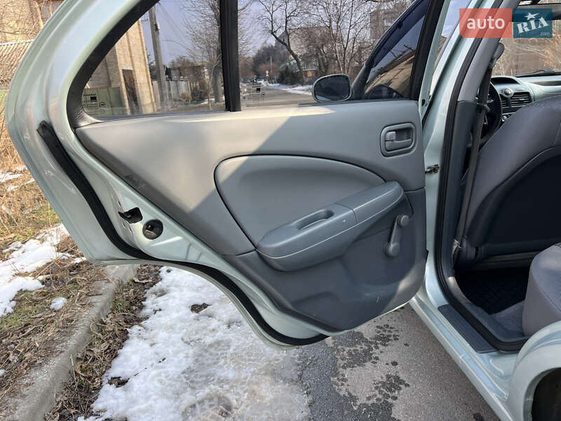 Седан Nissan Almera 2007 в Києві