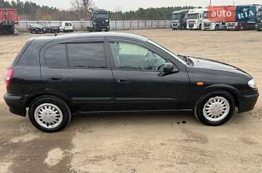 Хэтчбек Nissan Almera 2001 в Горохове