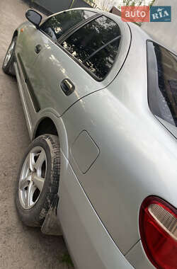 Седан Nissan Almera 2003 в 