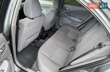Седан Nissan Almera 2003 в 