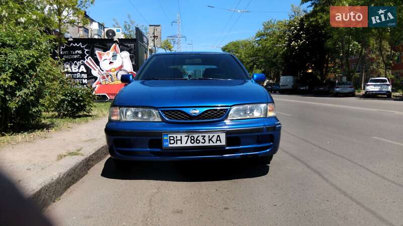 Хэтчбек Nissan Almera 1998 в Одессе