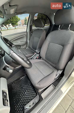 Седан Nissan Almera 2008 в 